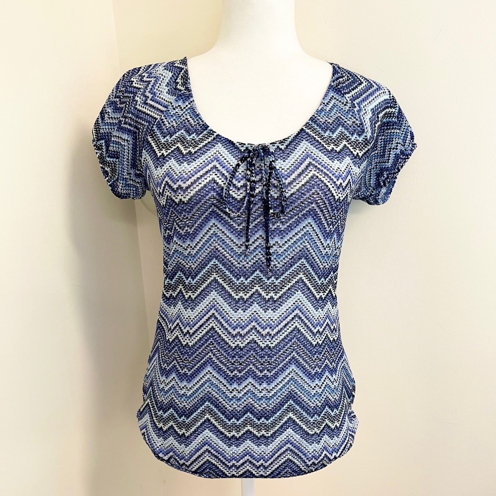 Beautiful Maurices’s open weave knot top!